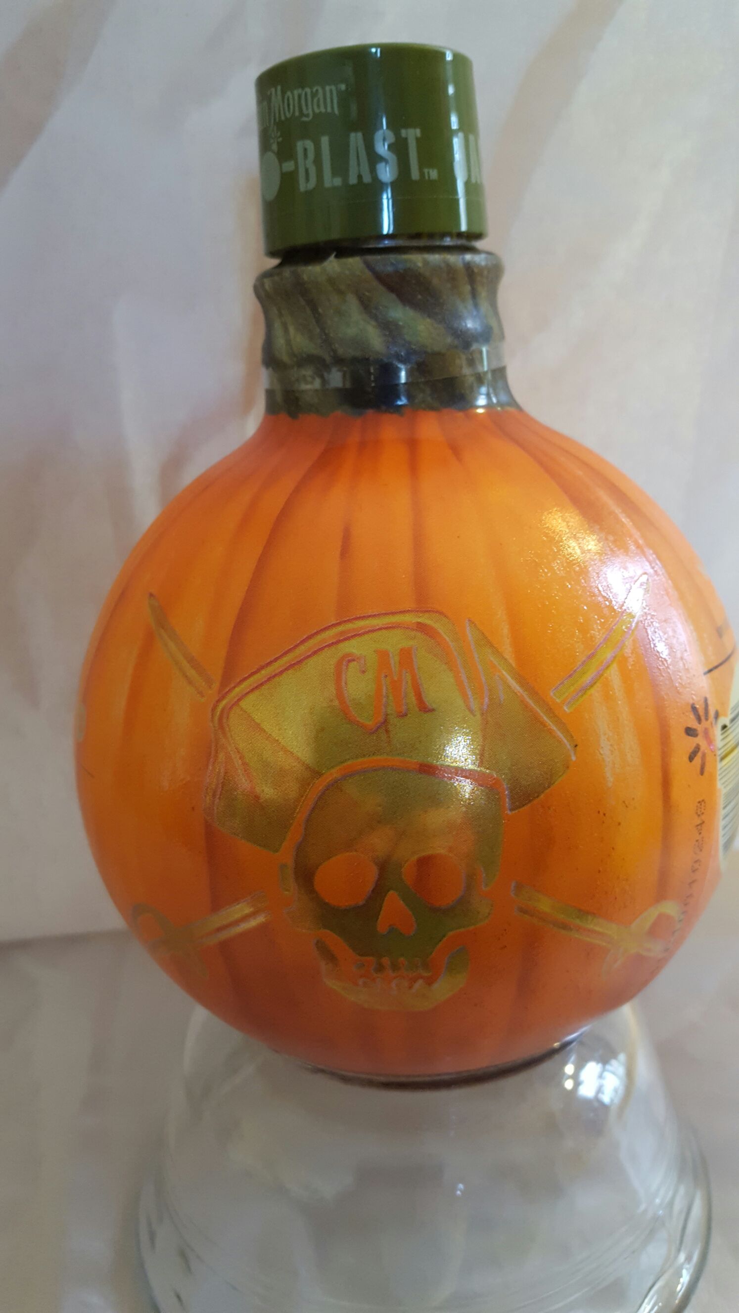 Captain Morgan Jack-O Blast Spice Rum - Pumpkin Spice - Captain Morgan Rum Co. (750 mL) alcohol collectible [Barcode 082000778974] - Main Image 2