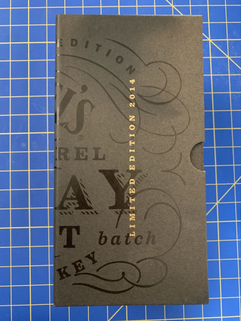 Holiday Select - 2014 - Jack Daniel Distillery (750mL) alcohol collectible [Barcode 082184001370] - Main Image 3