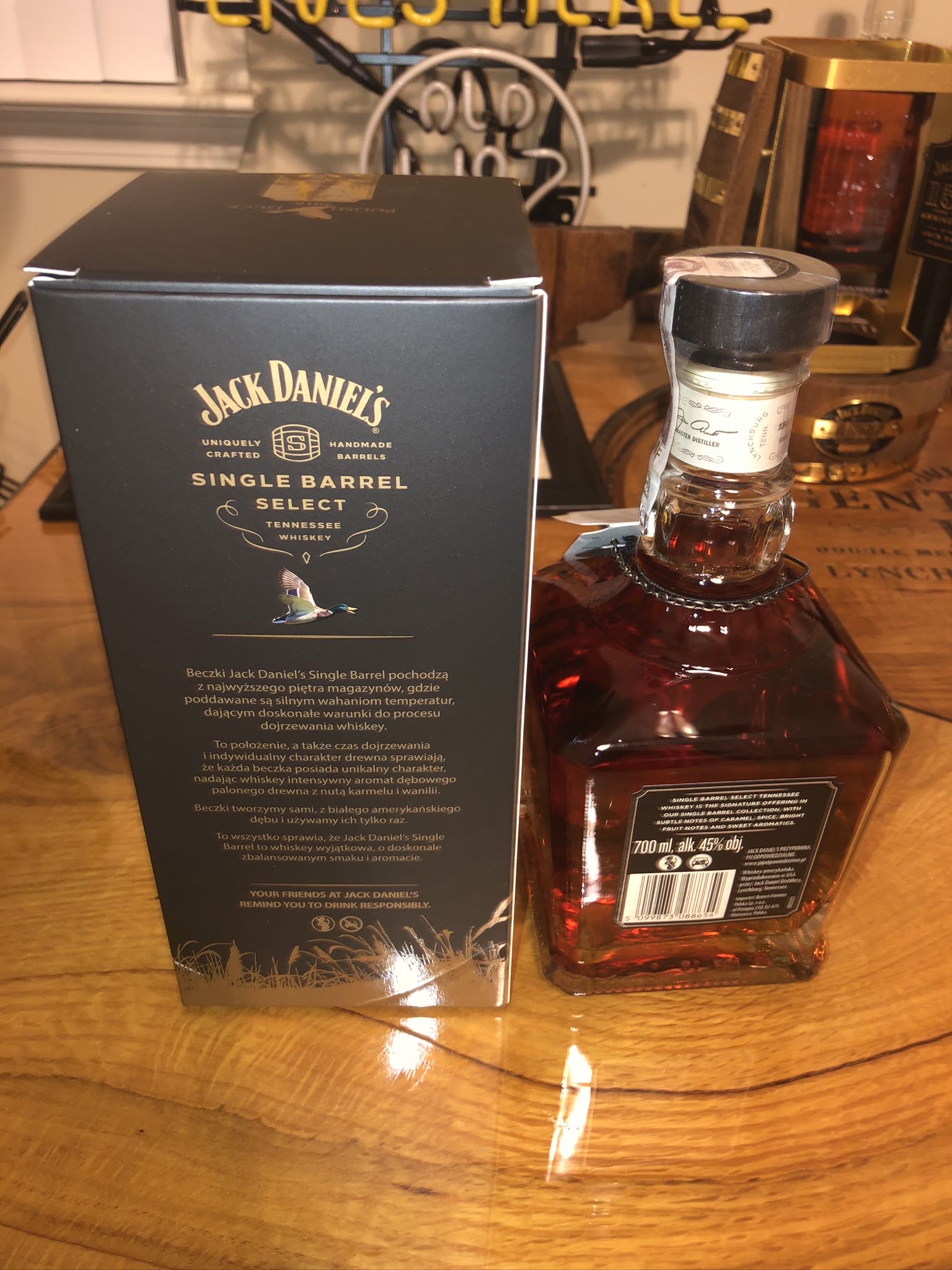 Jack Daniels Single Barrel Rye - Jack Daniel‘s Distillery (750 mL) alcohol collectible [Barcode 082184002094] - Main Image 3