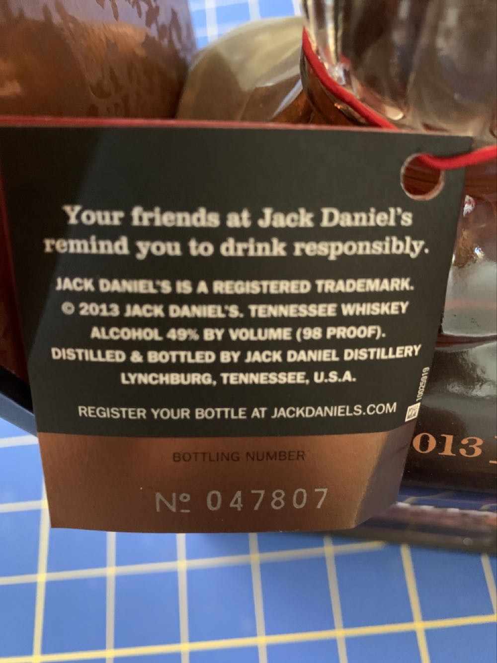 Holiday Select - 2013 - Jack Daniel Distillery (750mL) alcohol collectible [Barcode 082184066430] - Main Image 4