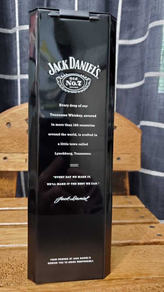 Jack Daniel’s Tennessee Sour Mash Whiskey - Jack Daniel’s Distillery, Lynchburg, TN (1L) alcohol collectible [Barcode 082184090442] - Main Image 3