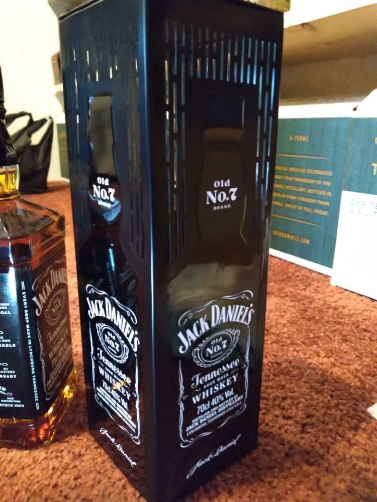 Black Label With Tin - Jack Daniels Distillery (70 mL) alcohol collectible [Barcode 082184090473] - Main Image 3