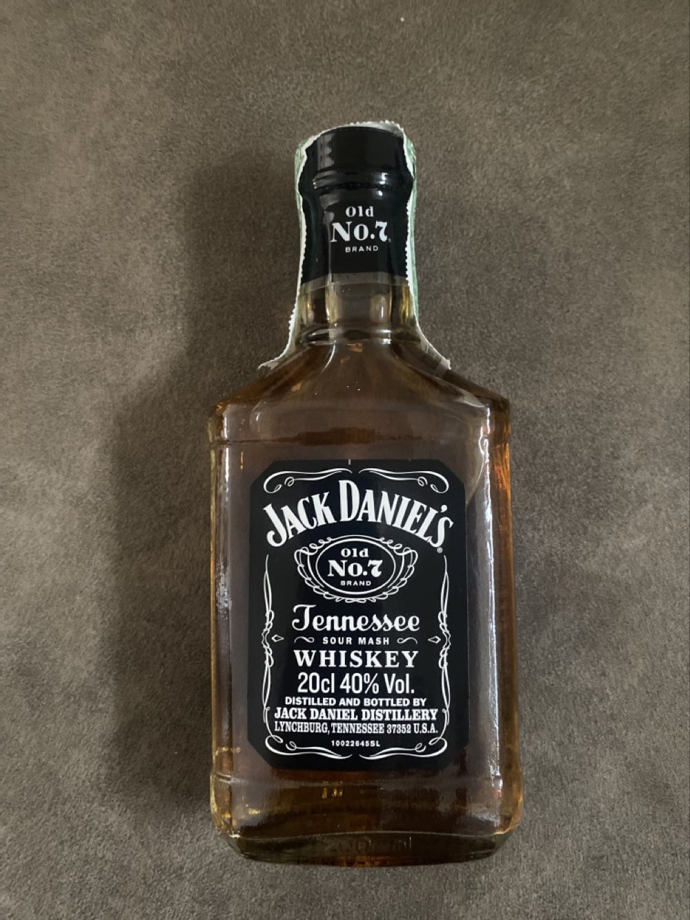 Black Label  50 ML Mini  1980 - Jack Daniel’s Distillery, Lynchburg, TN (50 mL) alcohol collectible [Barcode 082184090527] - Main Image 3