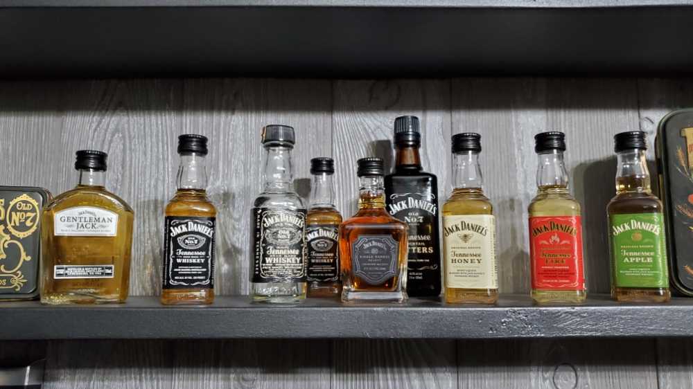 Jack Daniel’s Coffret Dégustation (5x50mL) - Jack Daniel Distillery (250mL) alcohol collectible [Barcode 082184202784] - Main Image 3