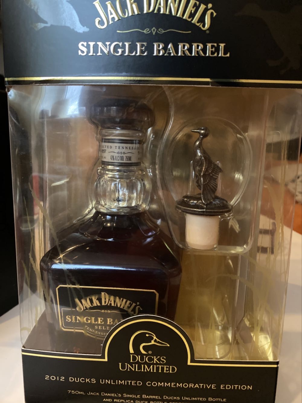 Ducks Unlimited 2014 - Jack Daniel Distillery (750 mL) alcohol collectible [Barcode 082184254318] - Main Image 2