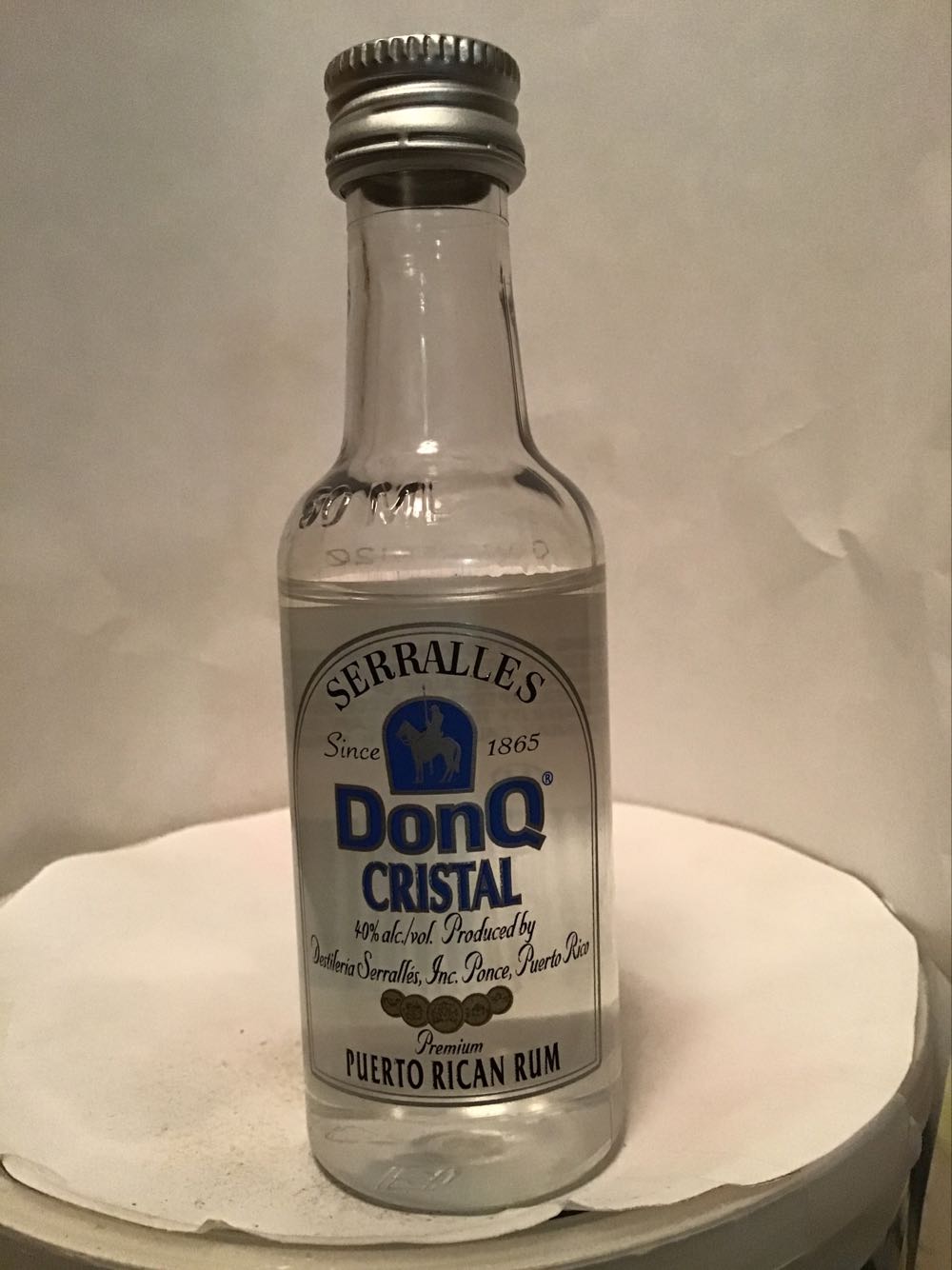 Don Q Gold Rum & Crystal - Destileria Serralles (50mL) alcohol collectible [Barcode 082301050014] - Main Image 3
