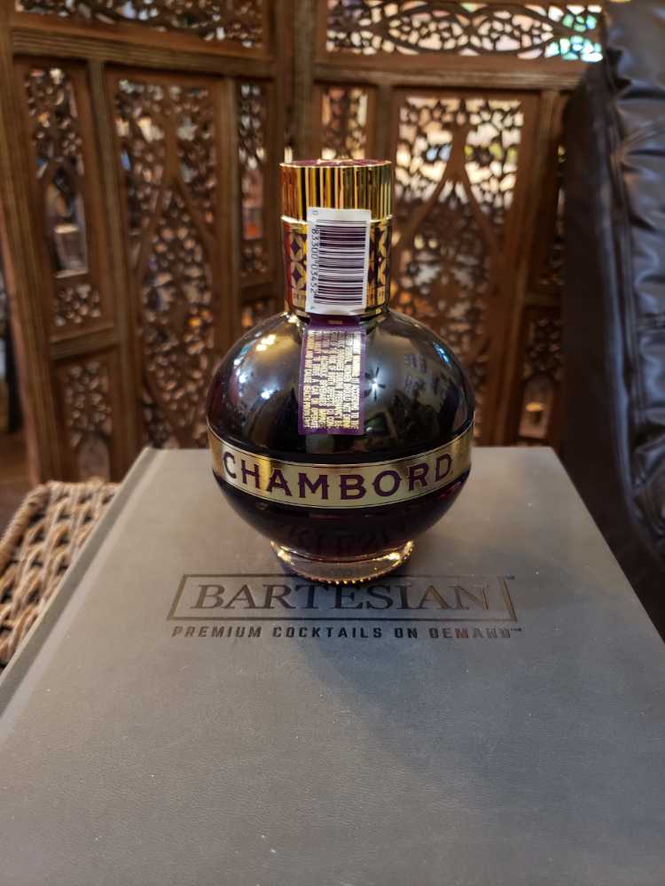 Chambord - Royale De France (375 mL) alcohol collectible [Barcode 083300034524] - Main Image 2