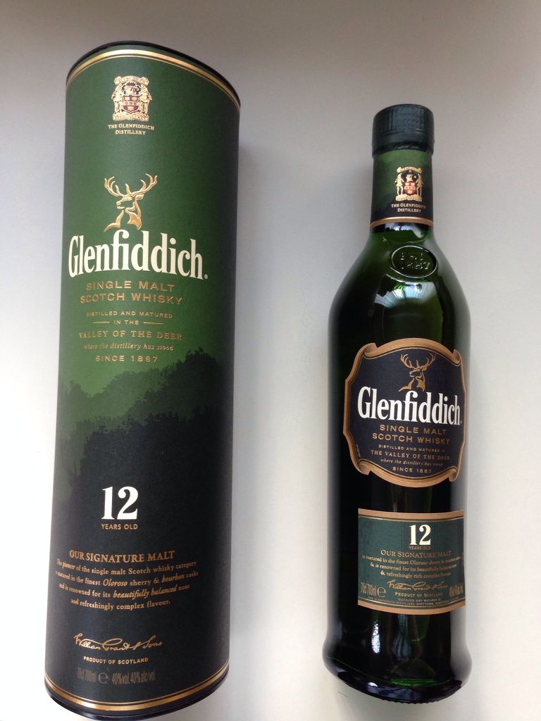 Glenfiddich 12yr - Glenfiddich (750 mL) alcohol collectible [Barcode 083664107360] - Main Image 2
