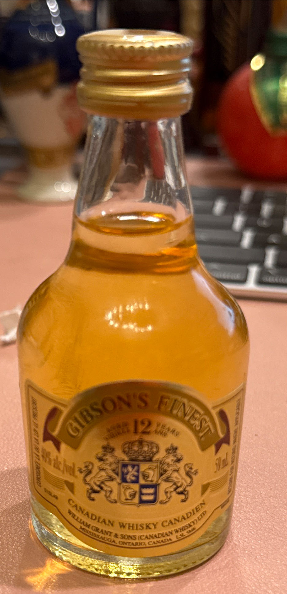 Gibson’s Finest - William Grant & Sons (750 mL) alcohol collectible [Barcode 083664872558] - Main Image 3