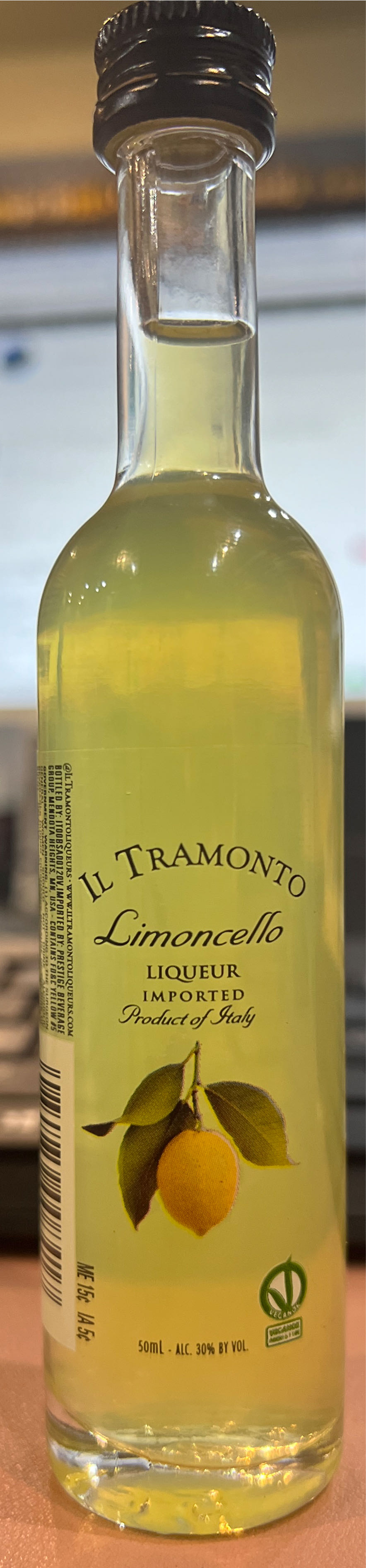 Il Tramonto Limoncello - Ita (750 mL) alcohol collectible [Barcode 084279979472] - Main Image 3
