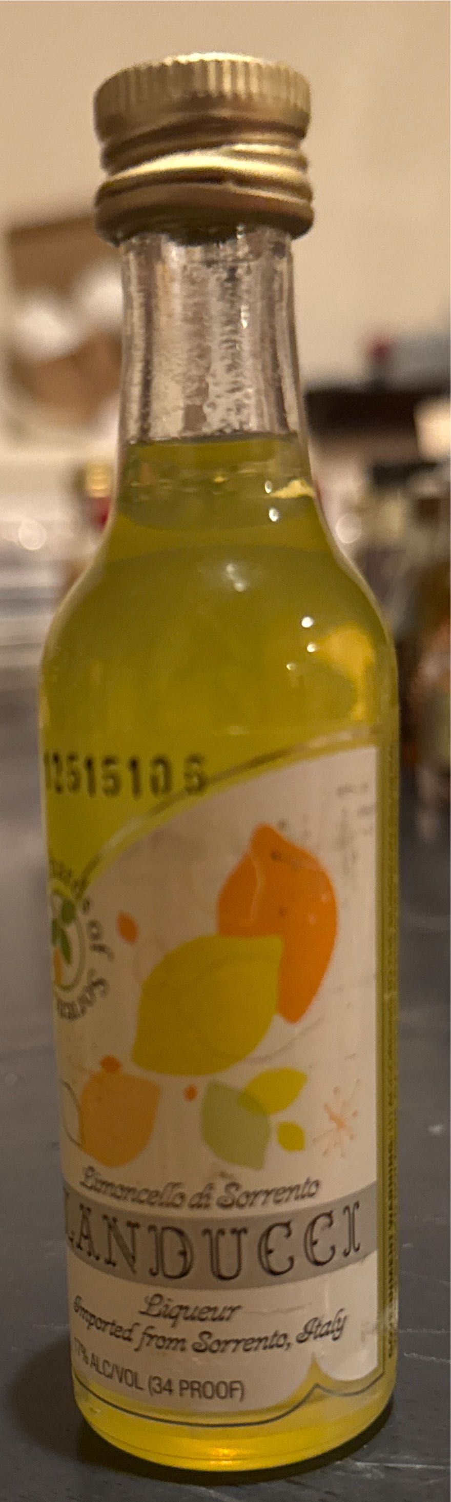 Limoncello Landucci - Italia (750 mL) alcohol collectible [Barcode 084279988399] - Main Image 2
