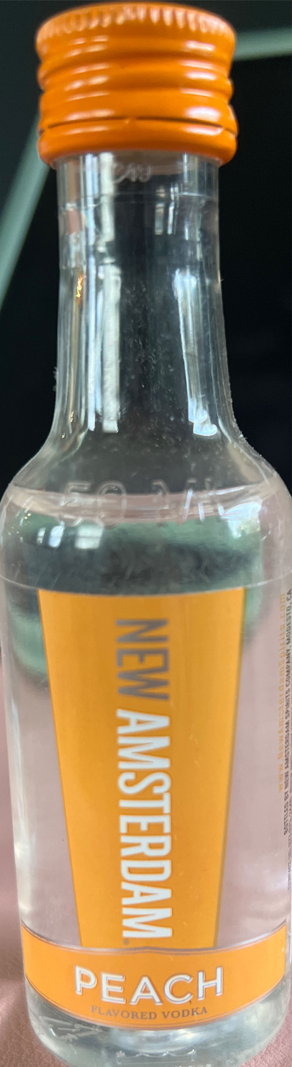 New Amsterdam Peach - New Amsterdam Spirits (1.75 L) alcohol collectible [Barcode 085000020333] - Main Image 4