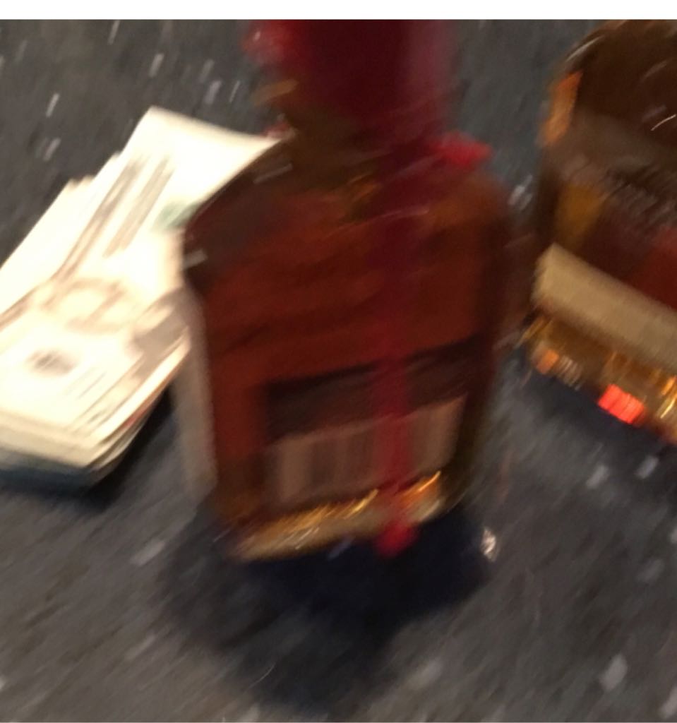 Makers 200ml - Makers Mark Distillery, Inc. (200 mL) alcohol collectible [Barcode 085246139462] - Main Image 2