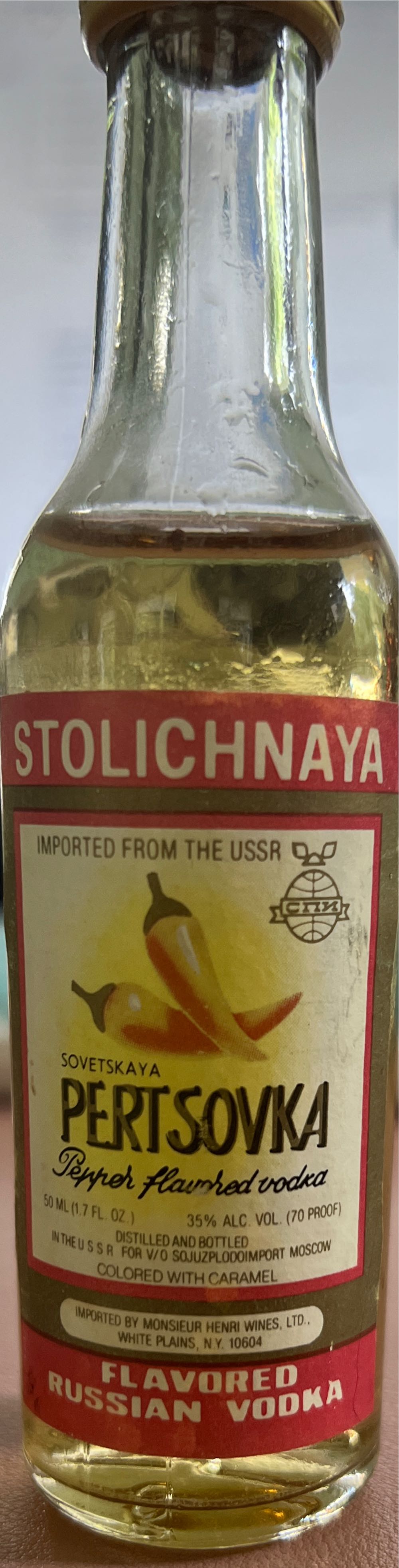 Stolichnaya Pertsovka - Stolichnaya alcohol collectible [Barcode 086024000677] - Main Image 2