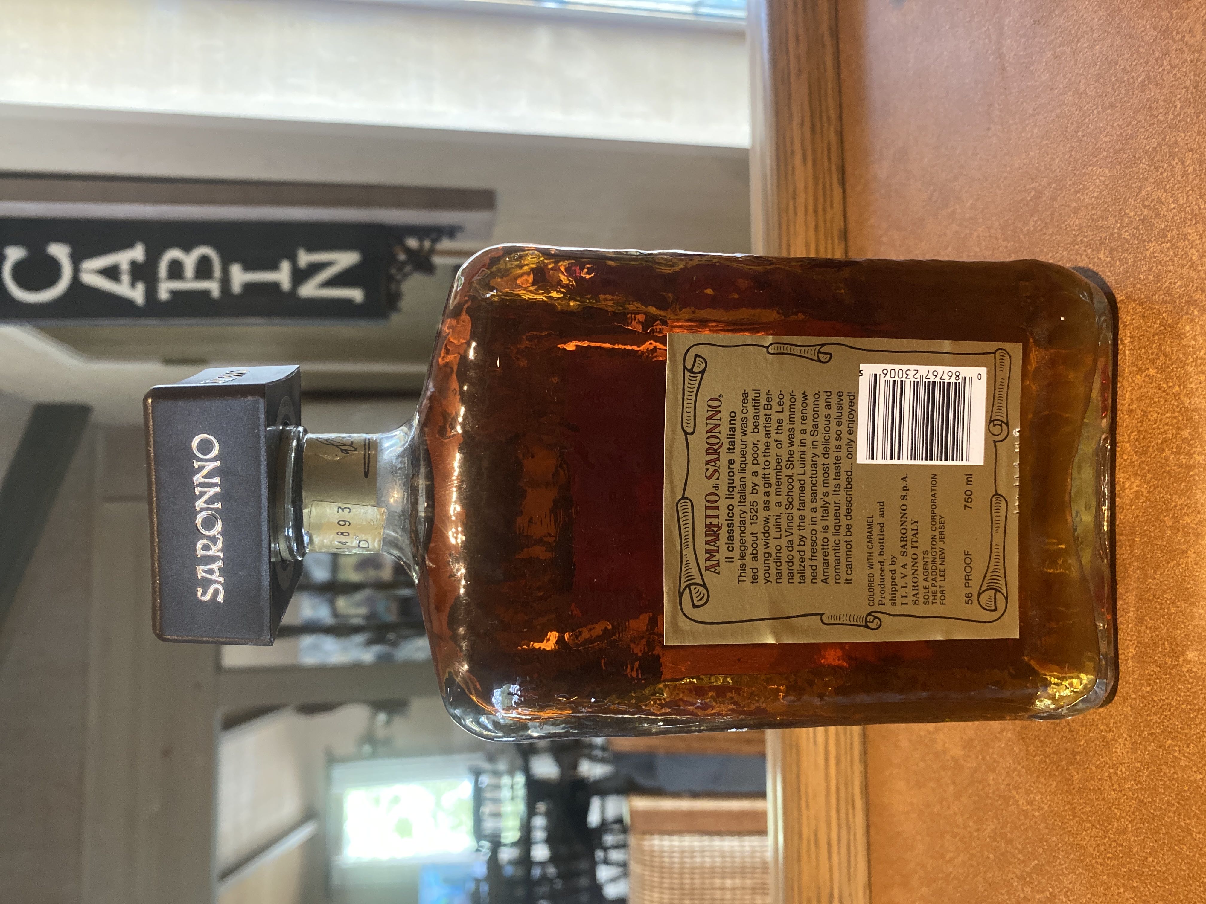 Disaronno Amaretto - Illva Saronno (750 mL) alcohol collectible [Barcode 086767230065] - Main Image 2