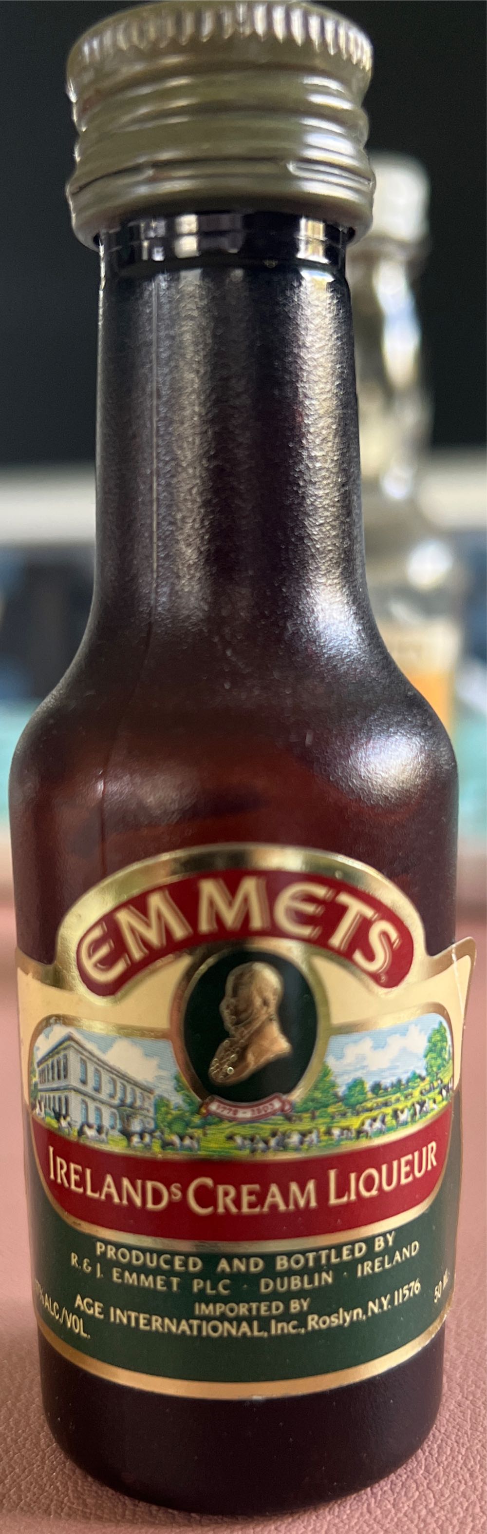 Emmett Irish Liquor  - R&J Emmet & Company alcohol collectible [Barcode 086767240026] - Main Image 4