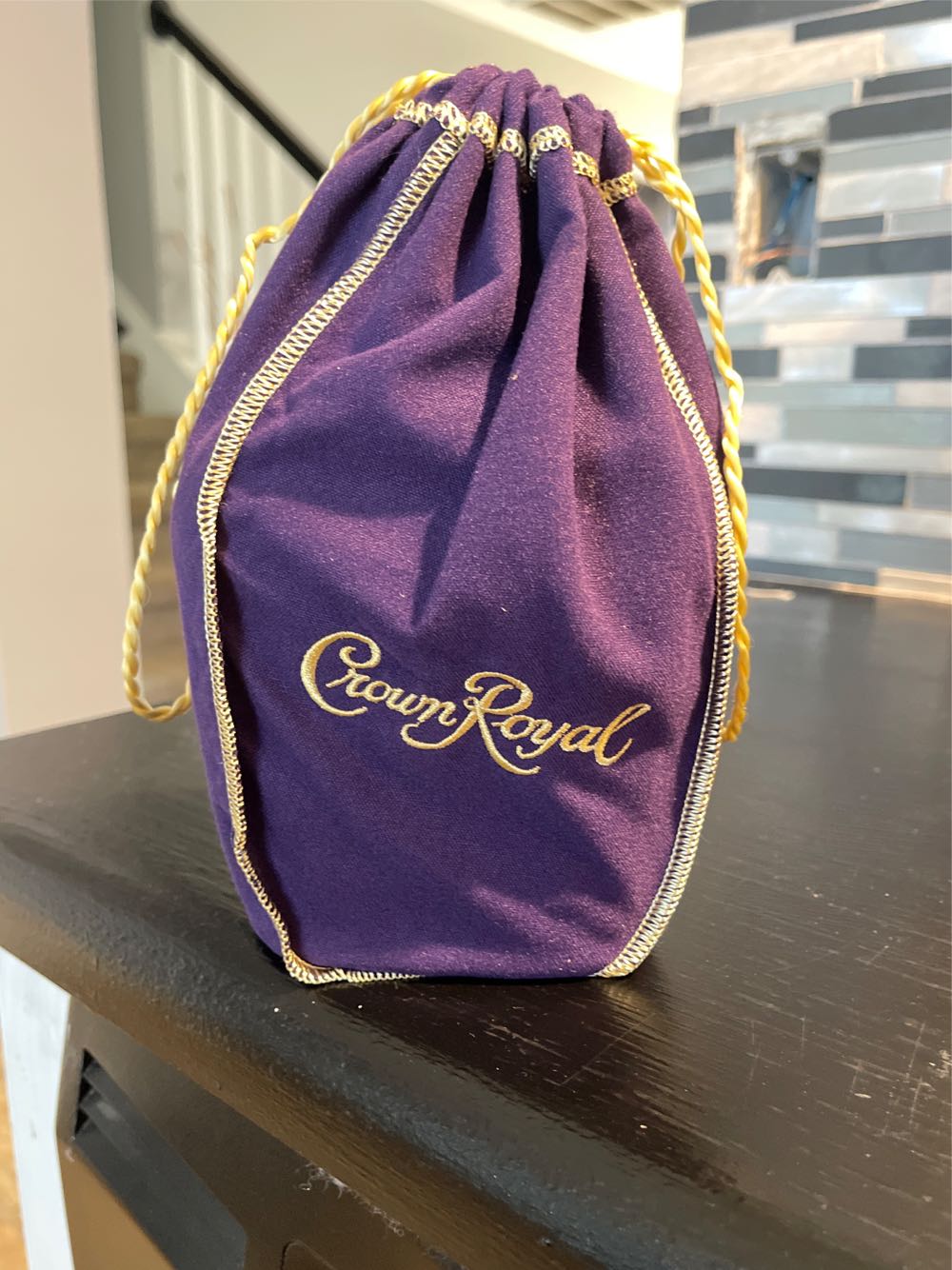 Crown Royal - Crown (750mL) alcohol collectible [Barcode 087000007253] - Main Image 3