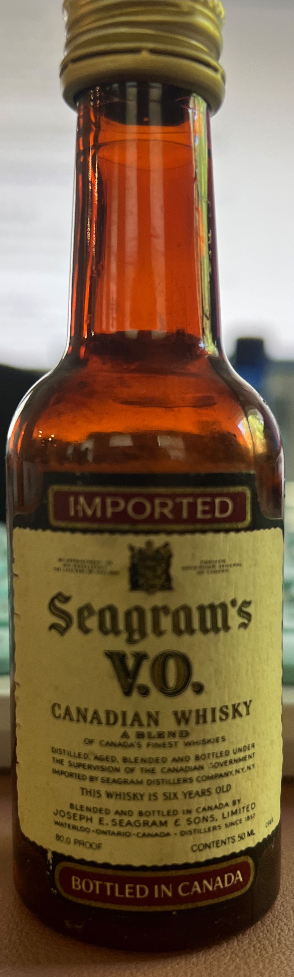 Seagram’s VO - Joseph E. Seagram & Sons (4/5 Quart mL) alcohol collectible [Barcode 087000007369] - Main Image 3