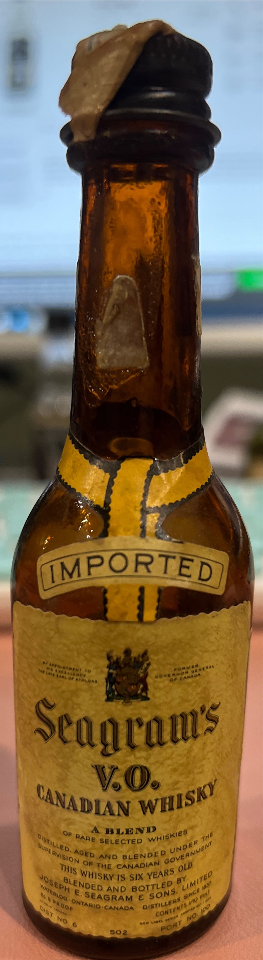 Seagrams VO  - Seagram’s (50 mL) alcohol collectible [Barcode 087000700758] - Main Image 3