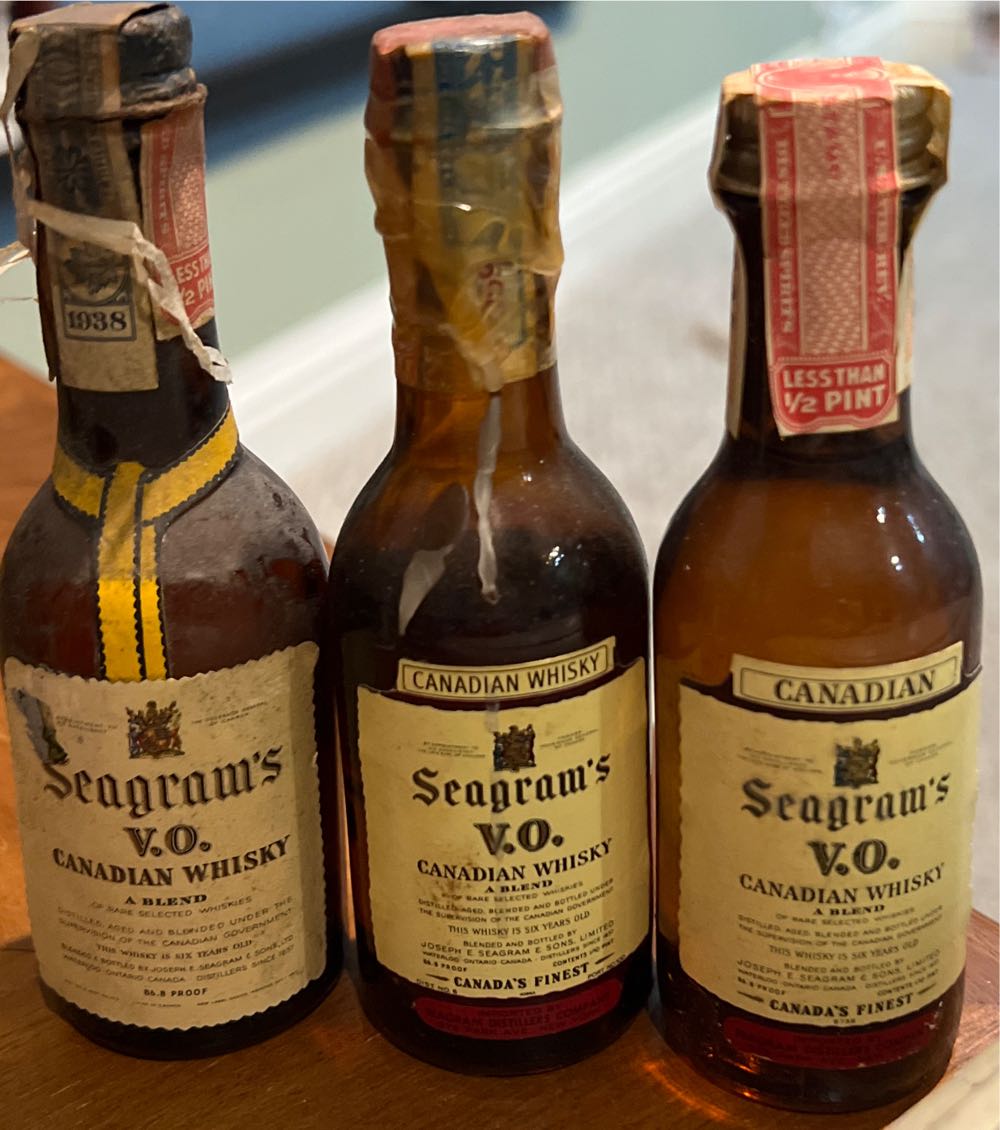 Seagrams VO  - Seagram’s (50 mL) alcohol collectible [Barcode 087000700758] - Main Image 4