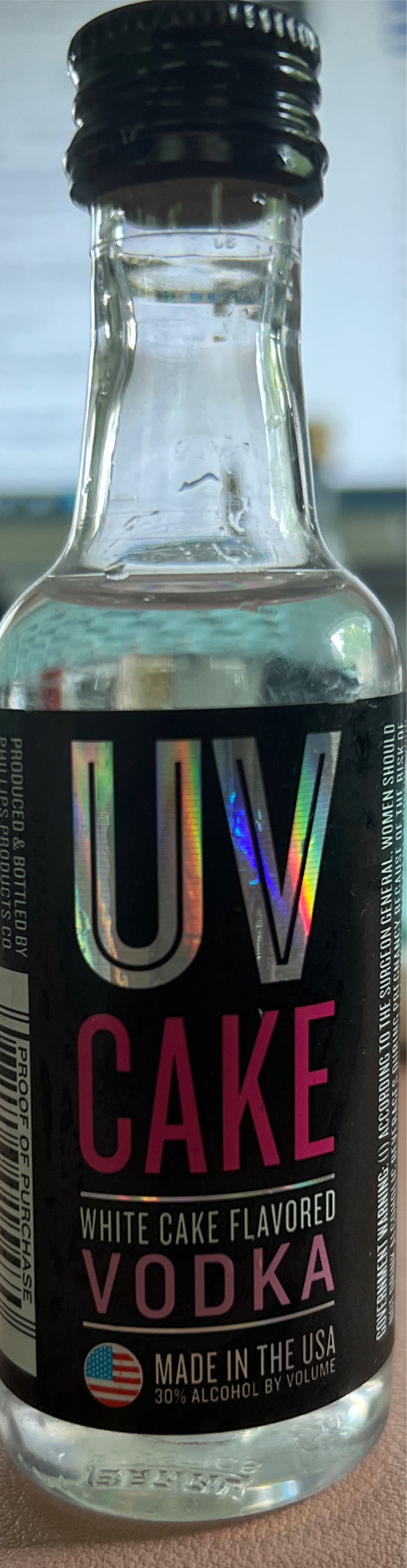 UV Cake Vodka - UV (50) alcohol collectible [Barcode 087116015470] - Main Image 2