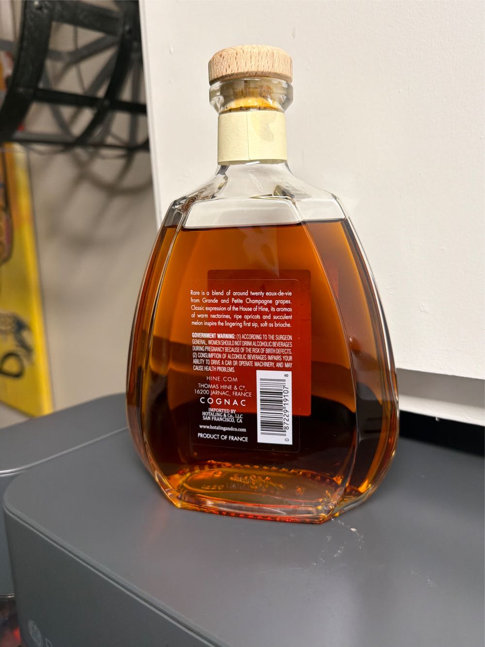 Hine Rare & Delicate - Thomas Hine & Co. (750 mL) alcohol collectible [Barcode 087229191078] - Main Image 2