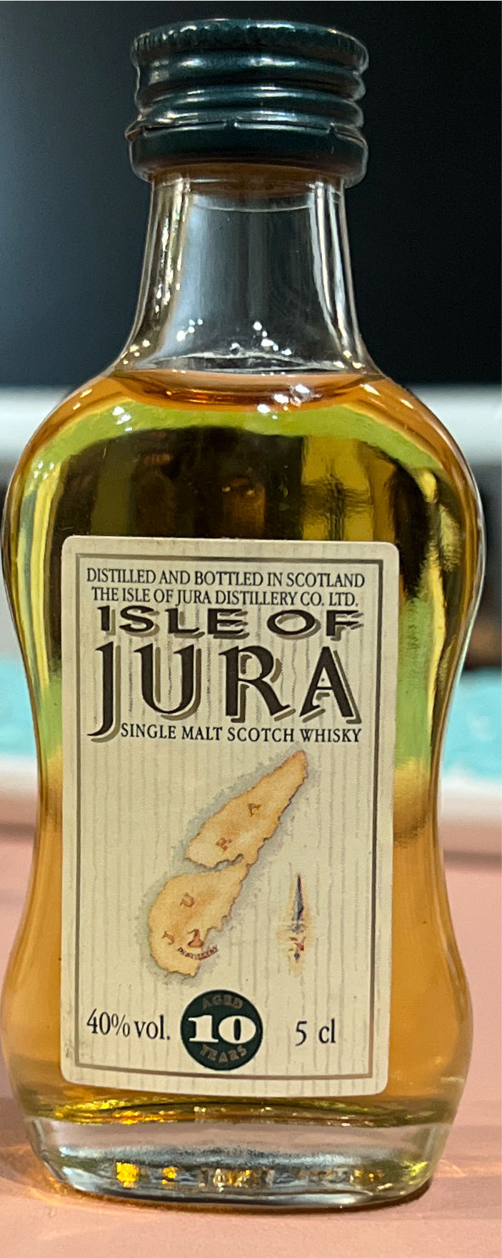 isle of Jura single Malt - Jura Distillery (750 mL) alcohol collectible [Barcode 08760487] - Main Image 2