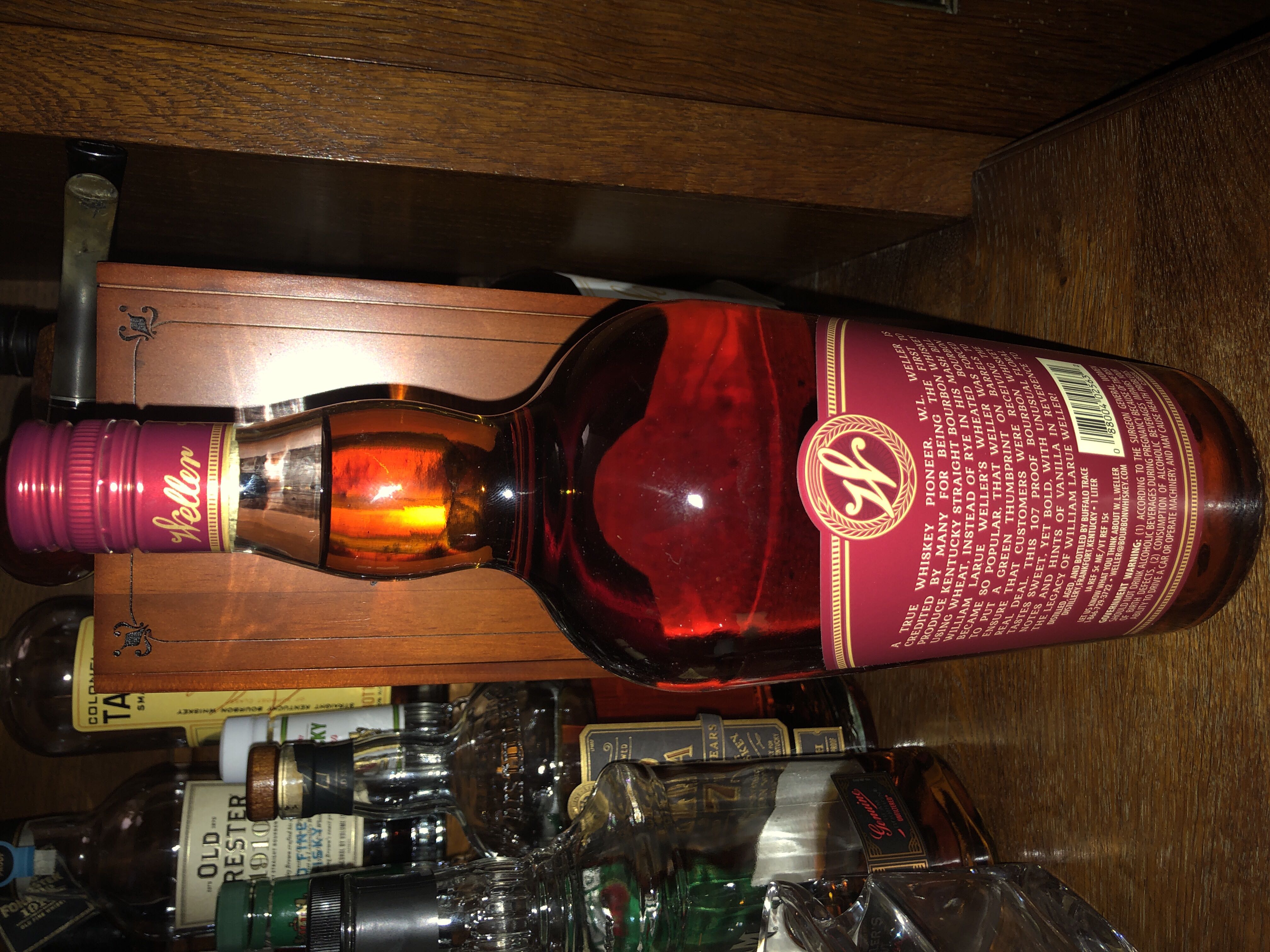 Old Seller Antique - Buffalo Trace Distillery (1000 mL) alcohol collectible [Barcode 088004025632] - Main Image 2