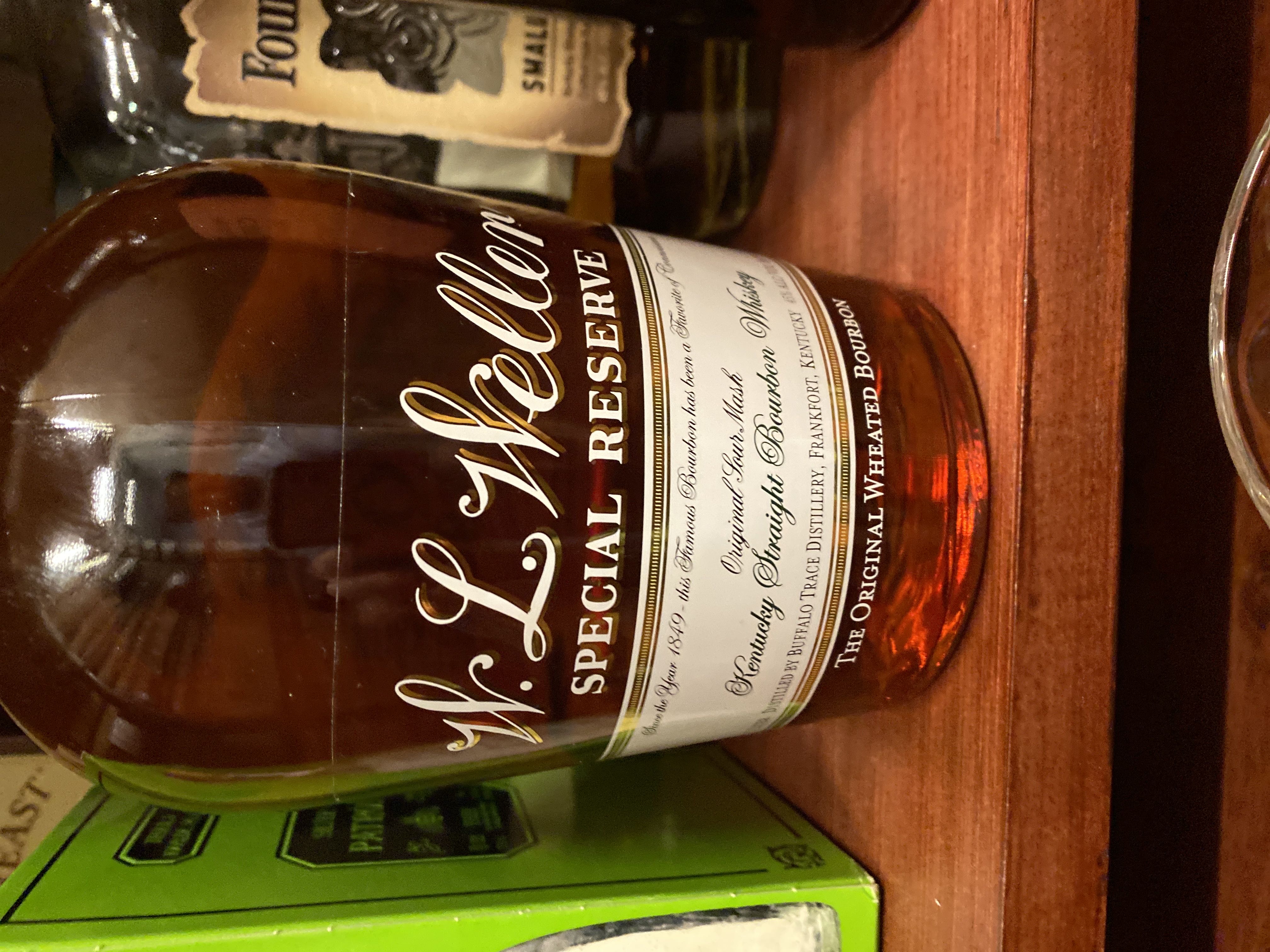 Weller Special Reserve - Buffalo Trace Distillery (750mL) alcohol collectible [Barcode 088004025748] - Main Image 3