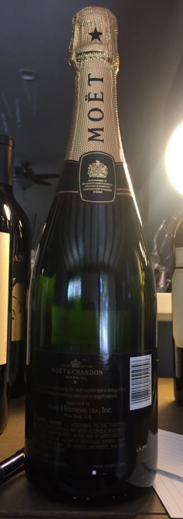 Moët & Chandon Impérial - Brut (750 mL) alcohol collectible [Barcode 088110551056] - Main Image 2