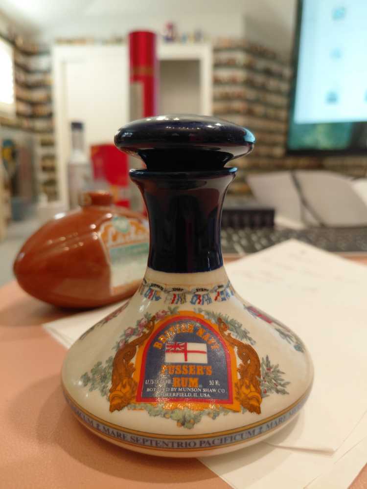 British Navy Pussers Rum - Pusser’s Rum Ltd. (50mL) alcohol collectible [Barcode 088320005042] - Main Image 4