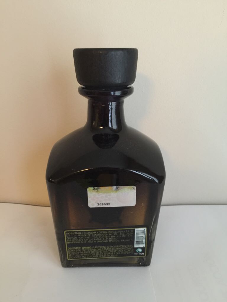 Wild Shot - Envasadora Y Distribuidora LA Perla (750 mL) alcohol collectible [Barcode 088320580006] - Main Image 2