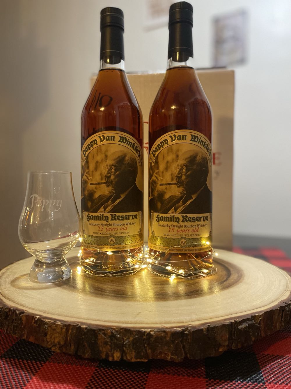 Pappy Van Winkle 15 Year (2012) - Old Rip Van Winkle Distillery (750 mL) alcohol collectible [Barcode 089319123723] - Main Image 3