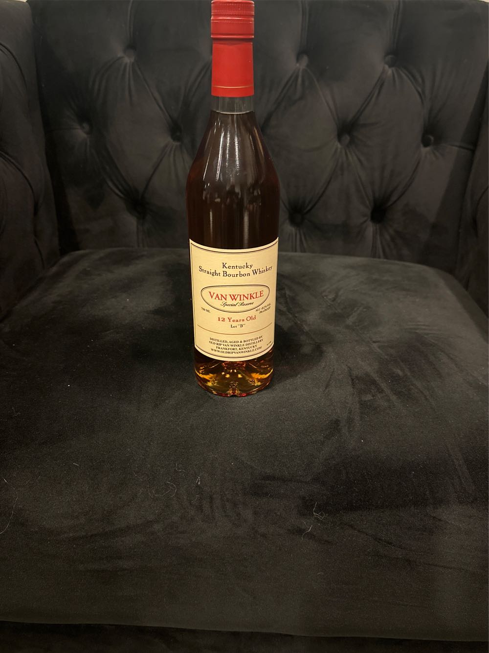Van Winkle Special Reserve 12 Yr Lot B - Old Rip Van Winkle Distillery (750mL) alcohol collectible [Barcode 089319123730] - Main Image 3