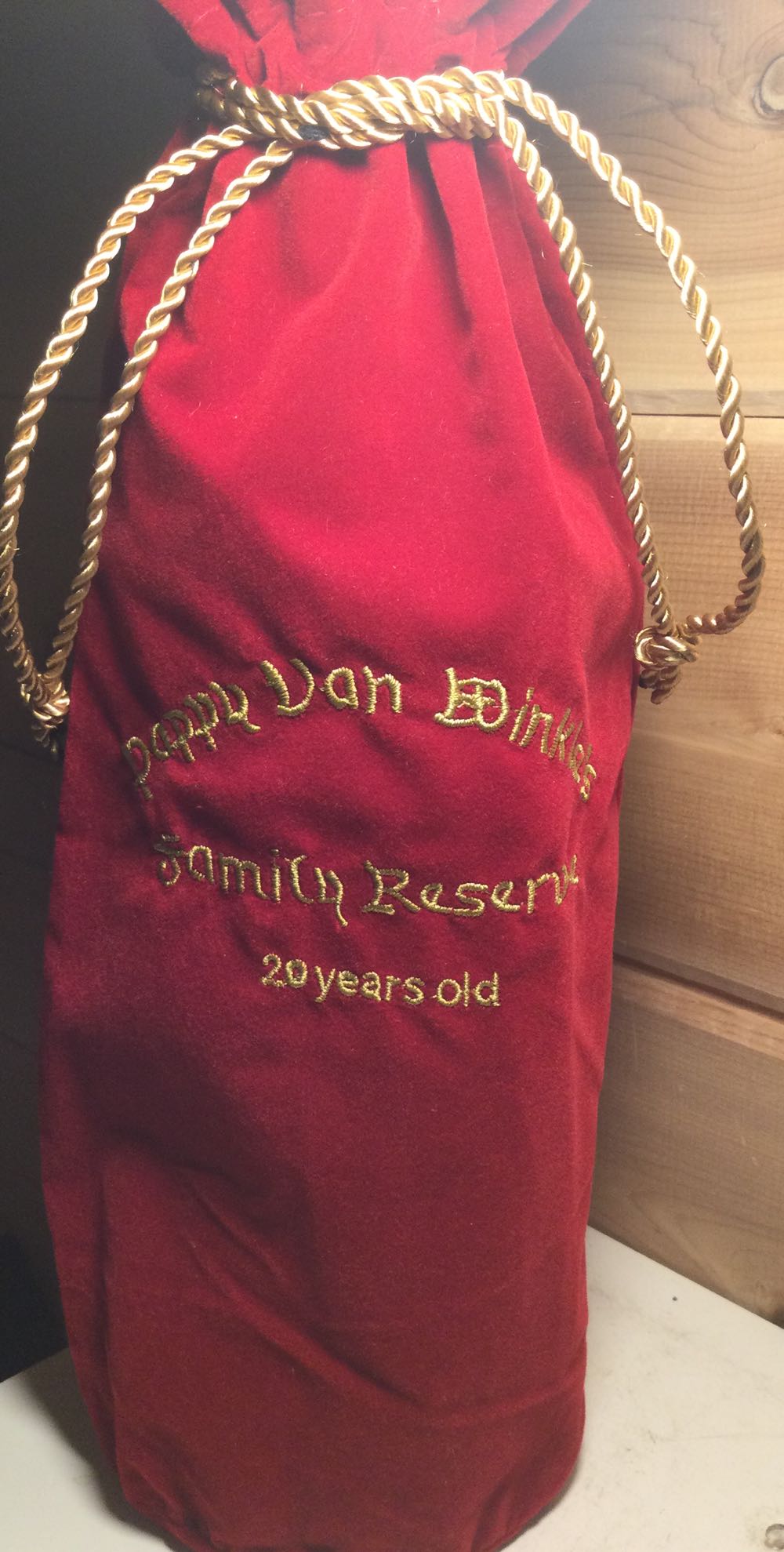 Pappy Van Winkles Family Reserve 20 Yr - Buffalo Trace Distillery (750mL) alcohol collectible [Barcode 089319123747] - Main Image 4