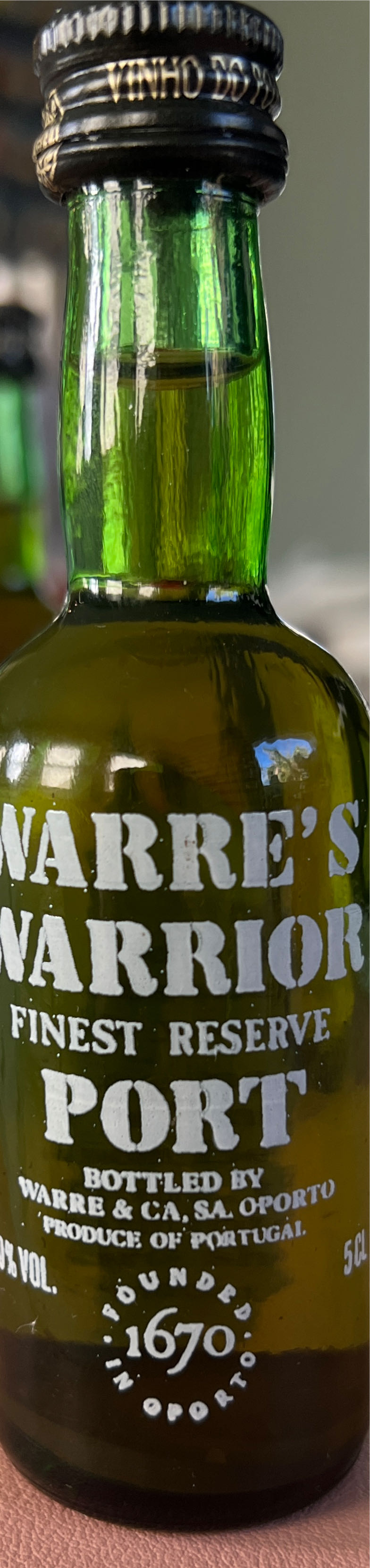Warre’a Warrior Porto - Symington Family (750 mL) alcohol collectible [Barcode 089419003031] - Main Image 2