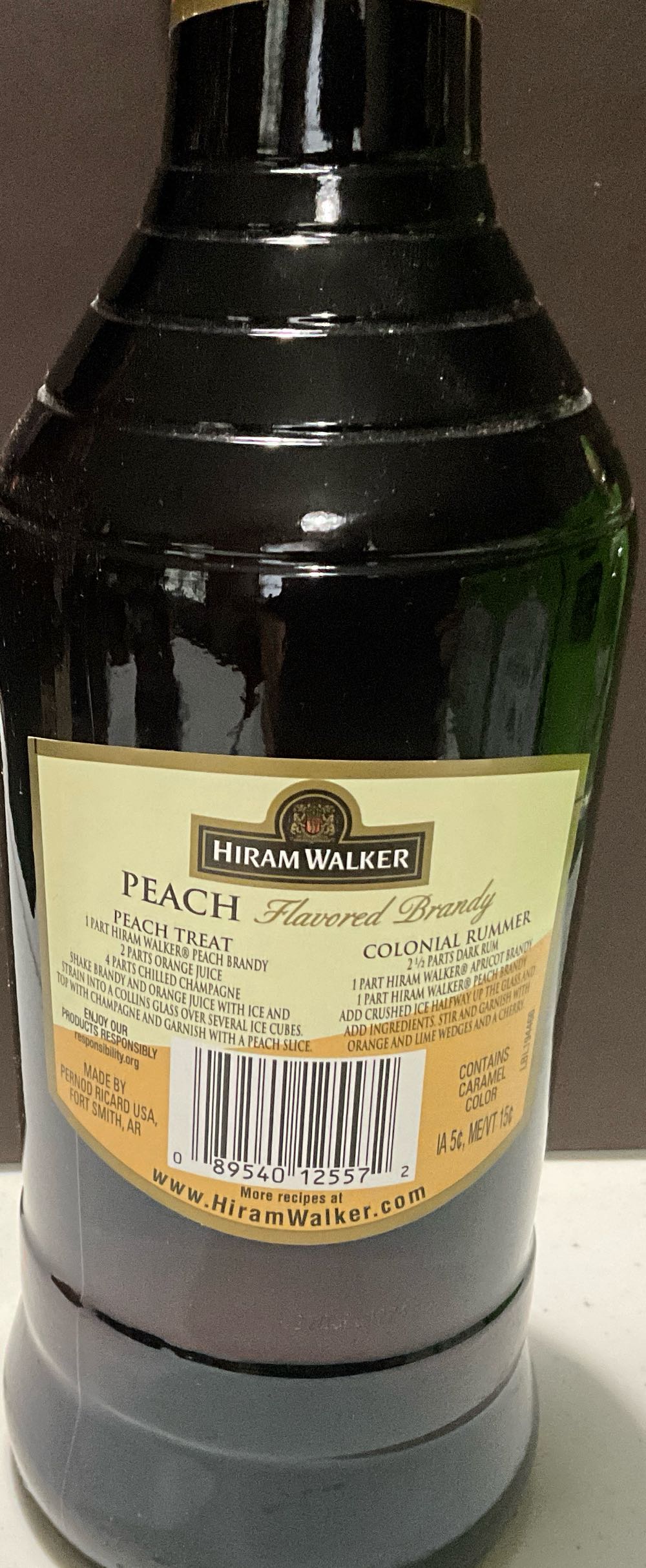 Hiram Walker Peach Brandy - Hiram Walker (750 mL) alcohol collectible [Barcode 089540125572] - Main Image 2