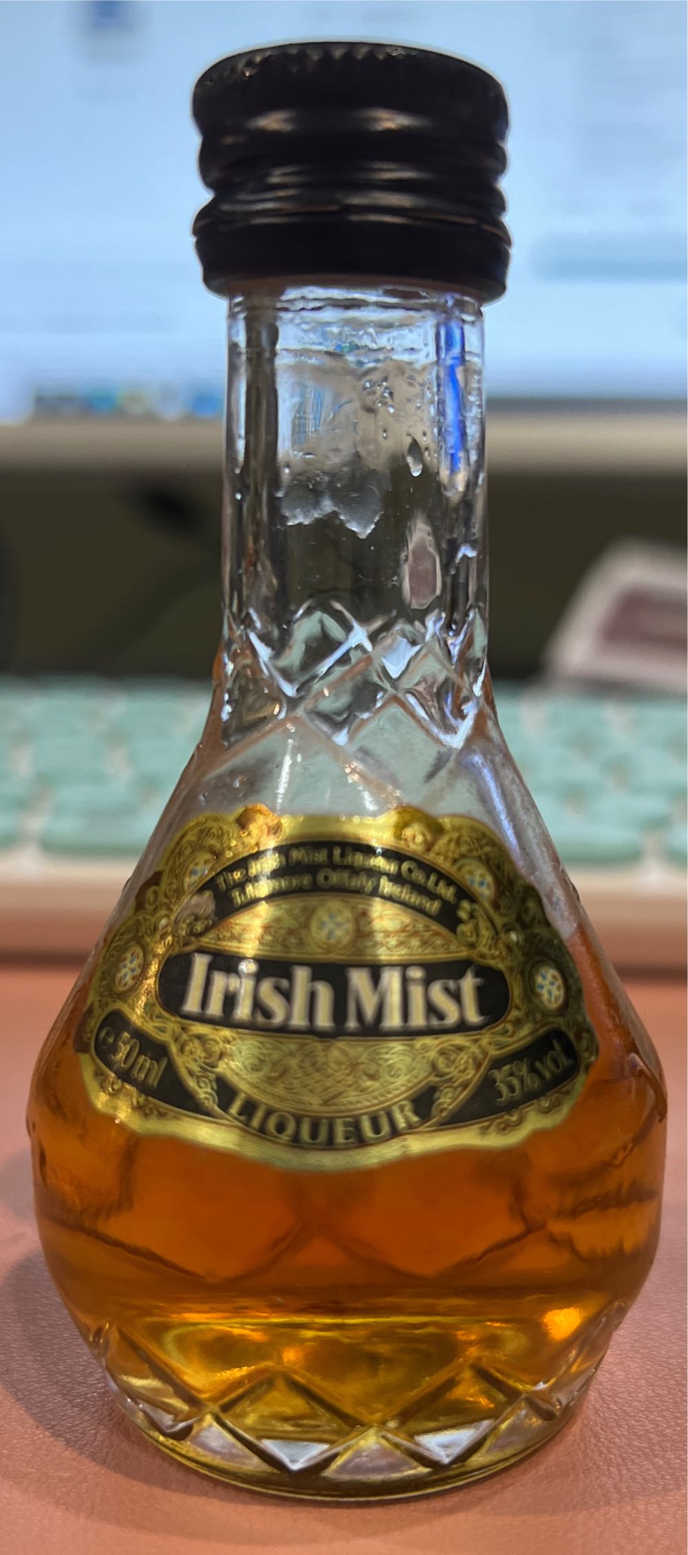 Irish Mist - Irish Mist Liqueur Co (50 mL) alcohol collectible [Barcode 089540189390] - Main Image 3