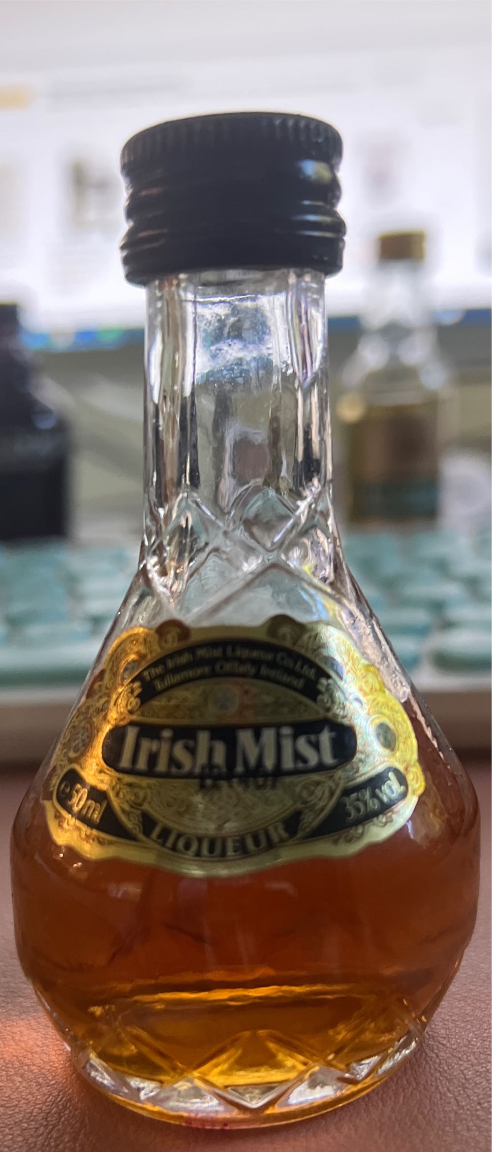 Irish Mist - Irish Mist Liqueur Co (50 mL) alcohol collectible [Barcode 089540189390] - Main Image 4