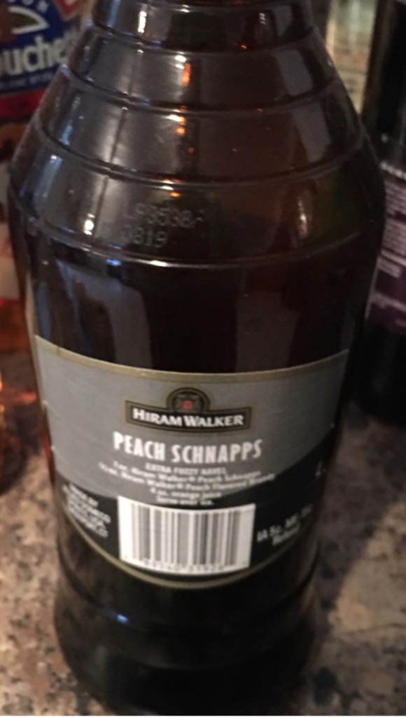 Hiram Walker Peach Flavored Schnapps - Hiram Walker (750 mL) alcohol collectible [Barcode 089540319261] - Main Image 2