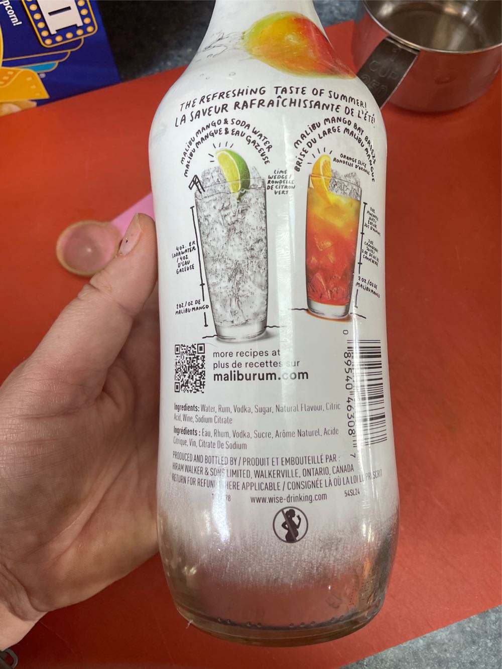 Malibu - Mango - Malibu (750 mL) alcohol collectible [Barcode 089540463070] - Main Image 2