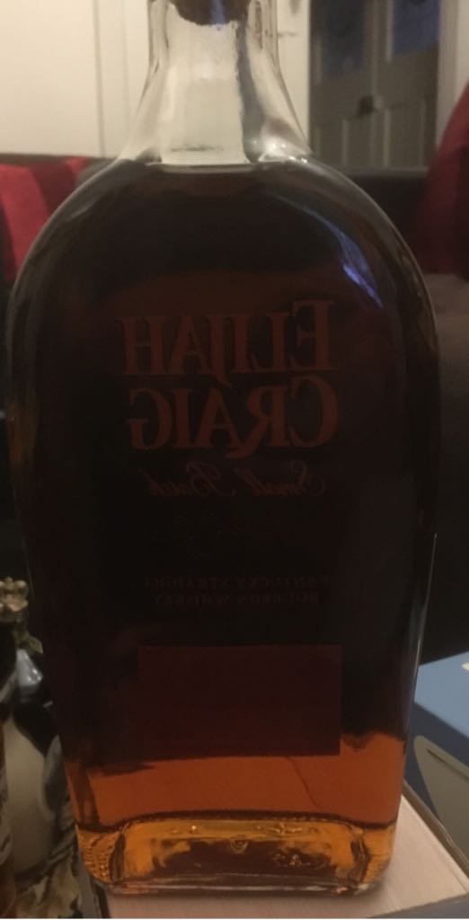 Elijah Craig Small Batch - The Elijah Craig Distillery Co. (750 mL) alcohol collectible [Barcode 096749001477] - Main Image 2