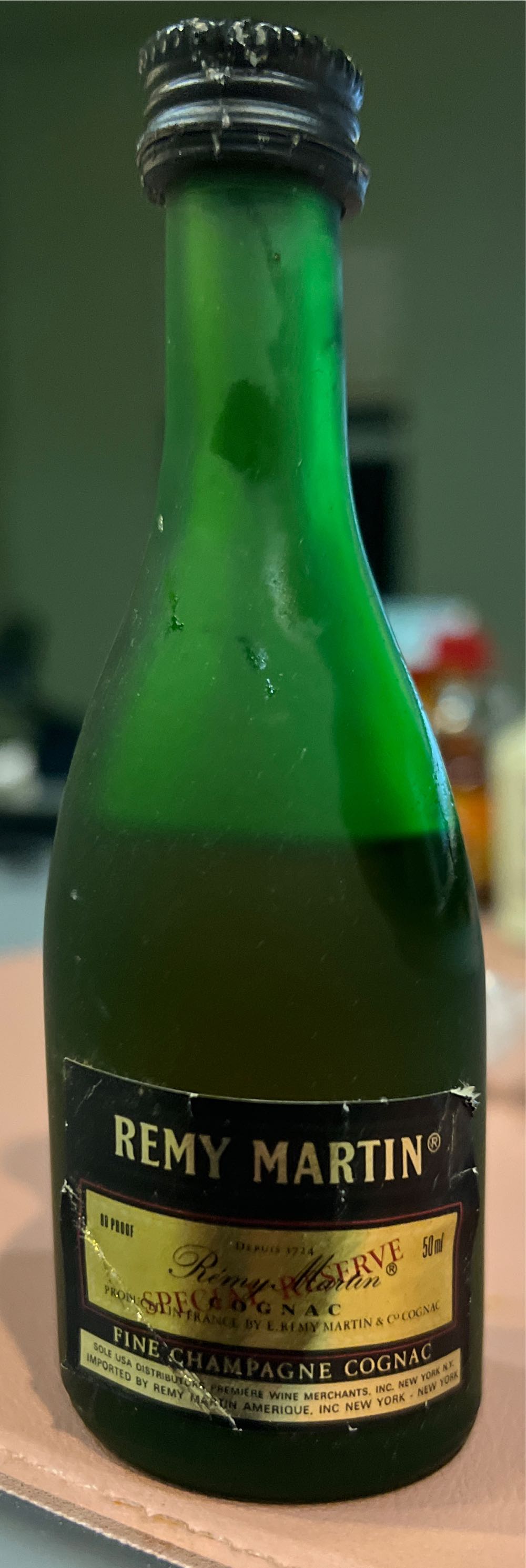 Rémy Martin V.S.O.P. Fine Champagne - E. Remy-Martin & Cie (50 mL) alcohol collectible [Barcode 30021662] - Main Image 3