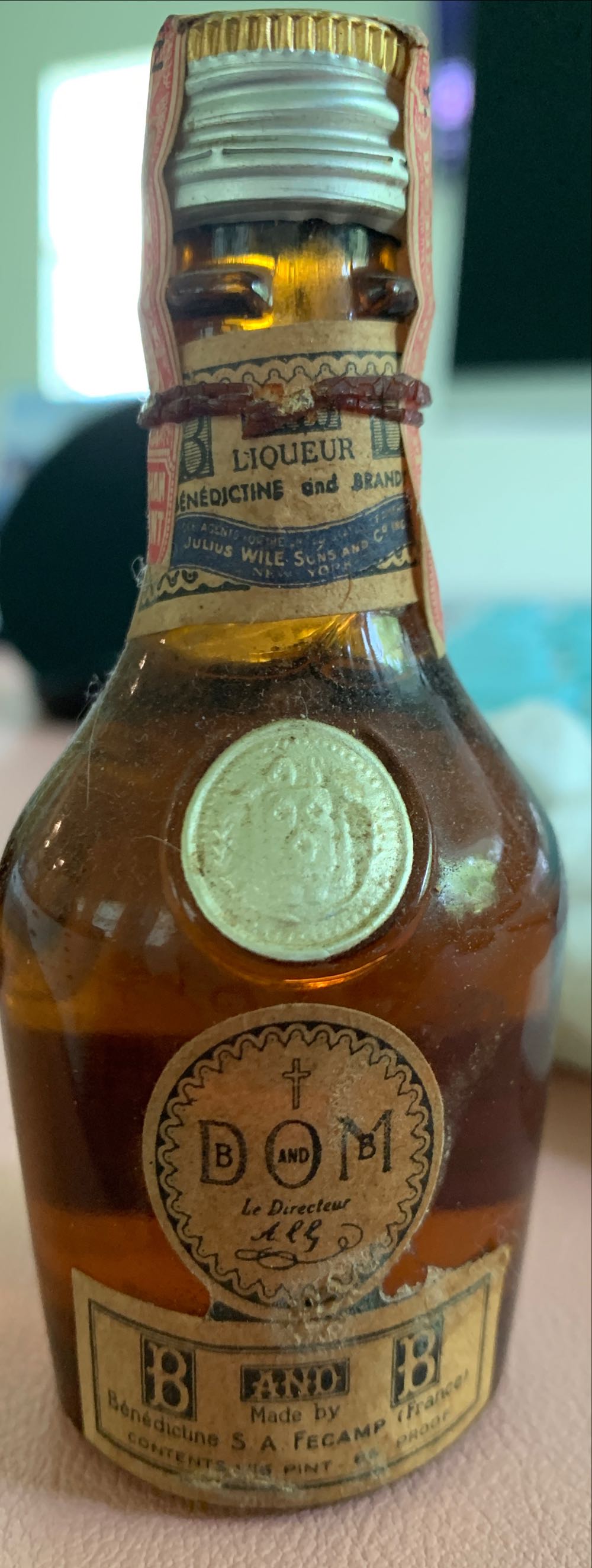 DOM Benedictine - Benedictine (50 mL) alcohol collectible [Barcode 3035551411002] - Main Image 2