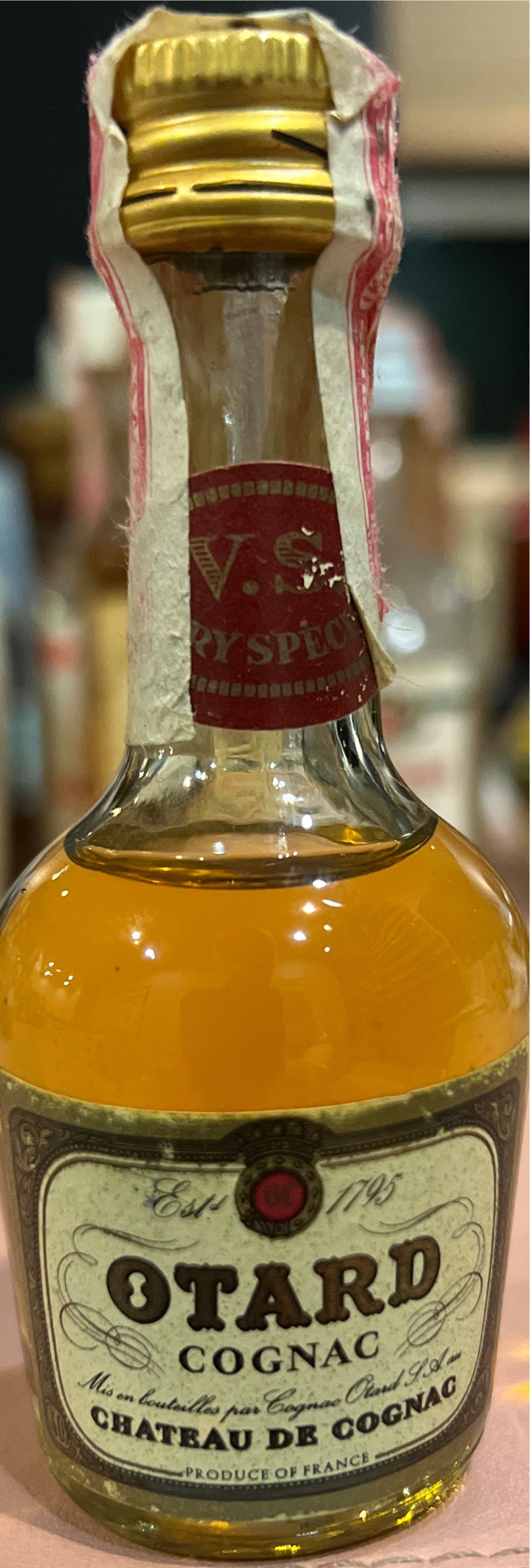 Otard V.S.O.P. 0,7l - Fine Champagne Cognac - Chateau de Cognac S.A. (750 mL) alcohol collectible [Barcode 3253781220069] - Main Image 2