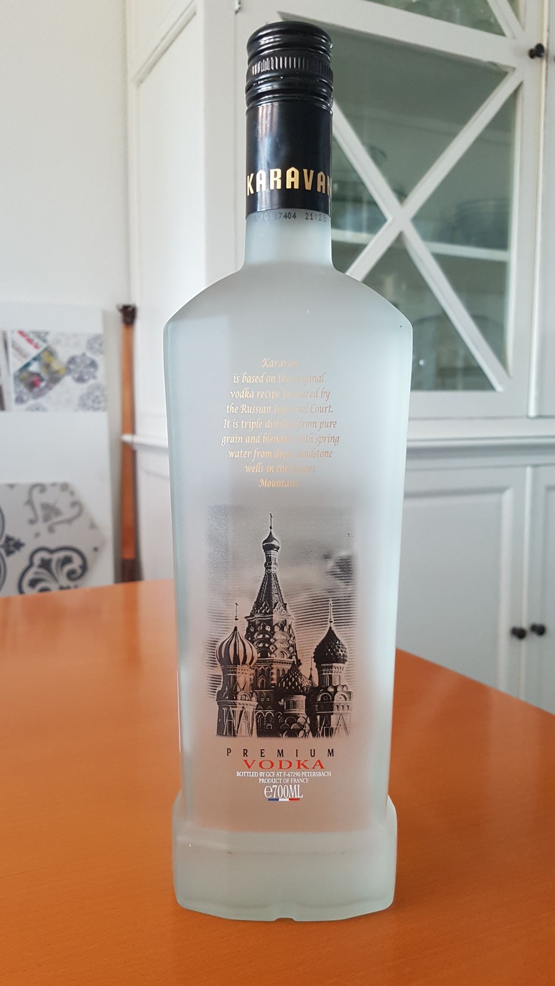 Karavan Premium - n/a (700mL) alcohol collectible [Barcode 3263280105040] - Main Image 2