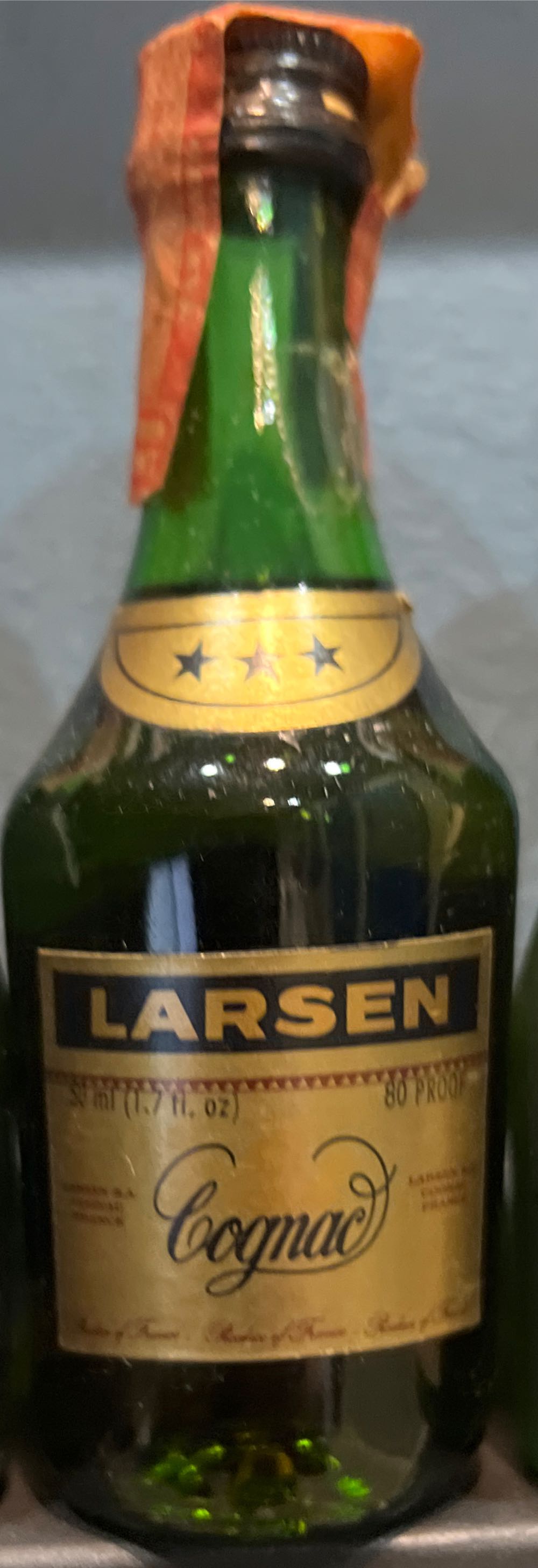 Larsen Cognac La Reserve - Larsen (1L) alcohol collectible [Barcode 3272512005102] - Main Image 2