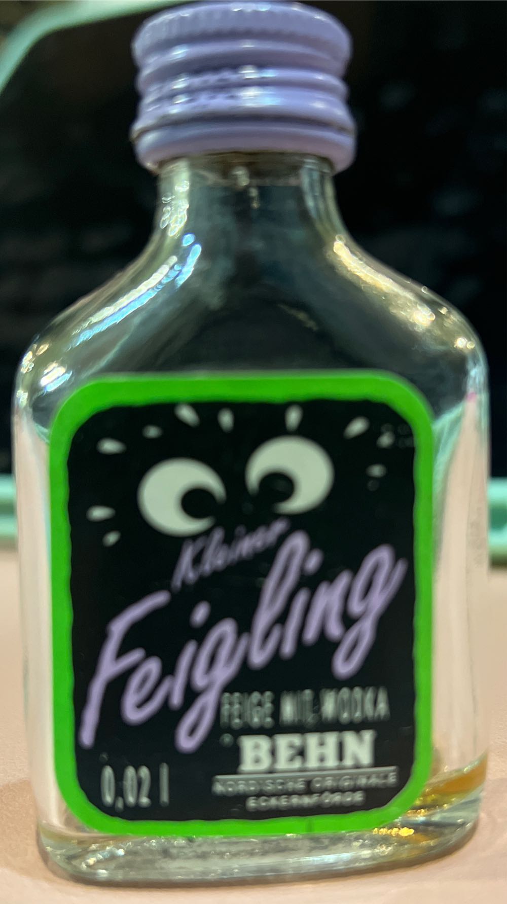 Kleiner Feigling - Waldemar Behn GmbH & Co. (700ml) alcohol collectible [Barcode 4004752201254] - Main Image 2