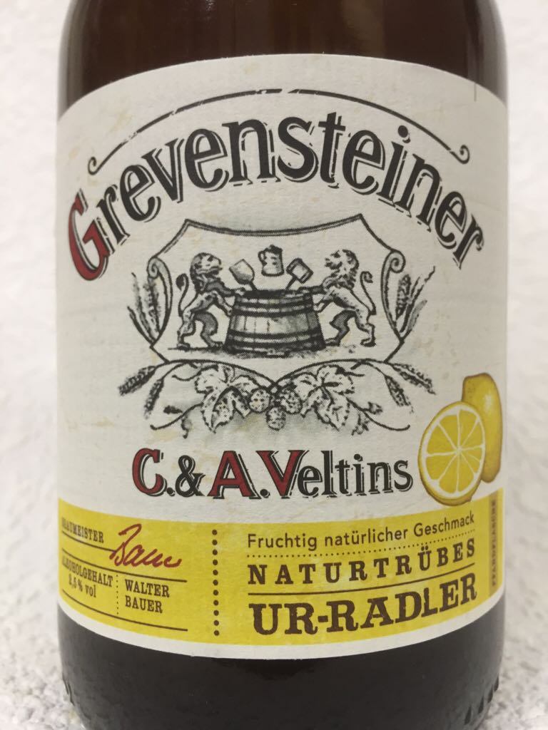 Grevensteiner - Naturtrübes Ur-Radler - C. & A. Veltins (500 mL) alcohol collectible [Barcode 4005249001777] - Main Image 2