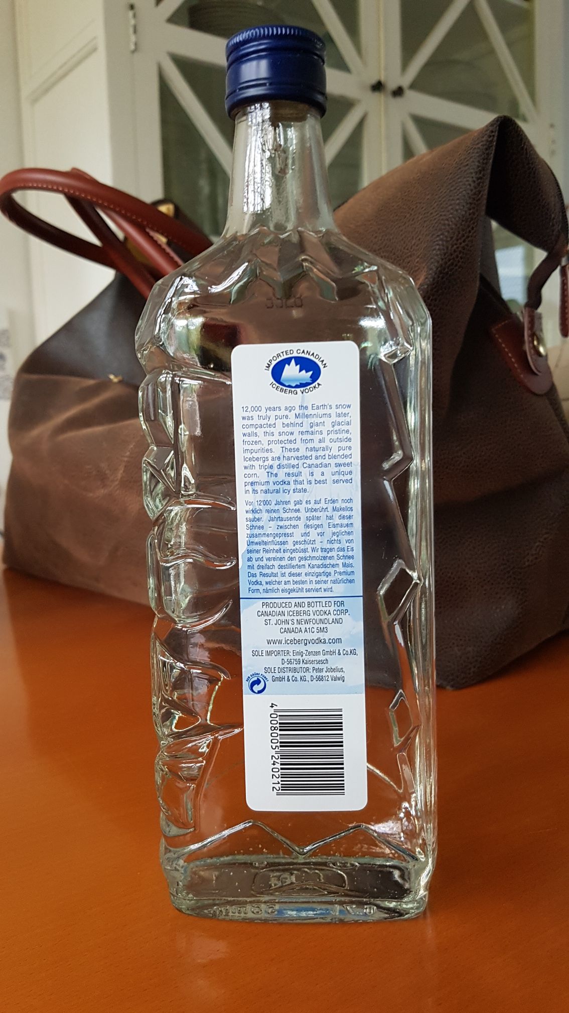 Iceberg vodka 700ml 40% Canada - Canadian Iceberg Vodka Corp. (700mL) alcohol collectible [Barcode 4008005240212] - Main Image 2